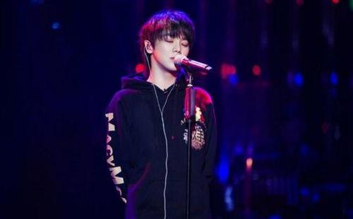 娱乐爆料华晨宇唱歌,现场歌声震撼全场 第2张 娱乐爆料华晨宇唱歌,现场歌声震撼全场 第2张